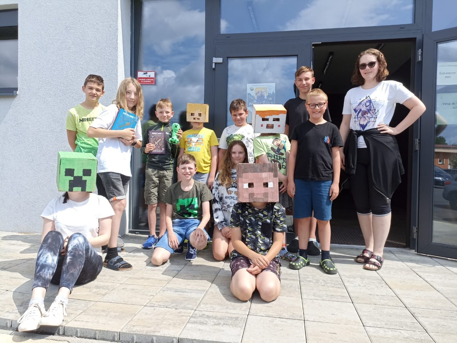 Děti hrající Minecraft na příměstském táboře